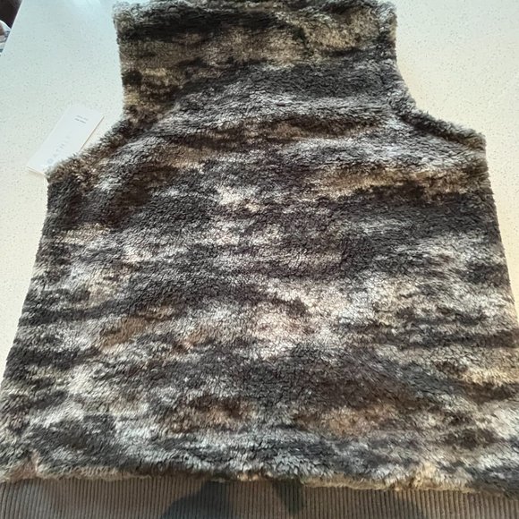 Athleta Tugga Vest (NWT) - Picture 2 of 5